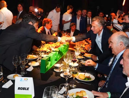 Cena de Expoagro Macri se saludó con Kicillof, elogió el rumbo de Milei y reiteró que hay que eliminar las retenciones
